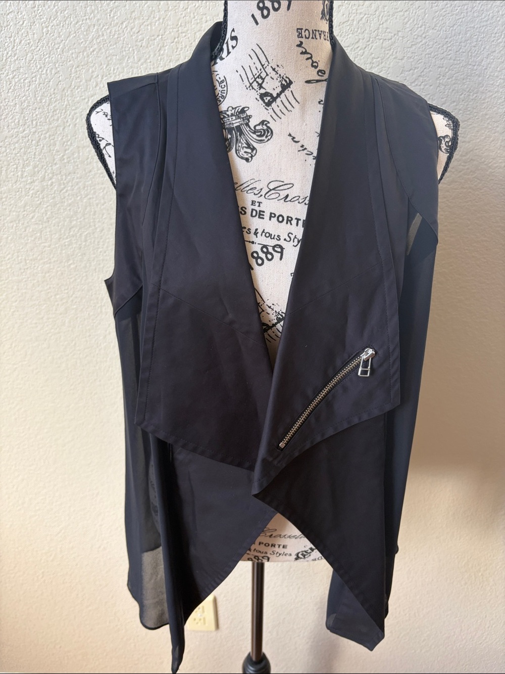 Peter Nygard Black Draped Mixed Media Vest Size 12